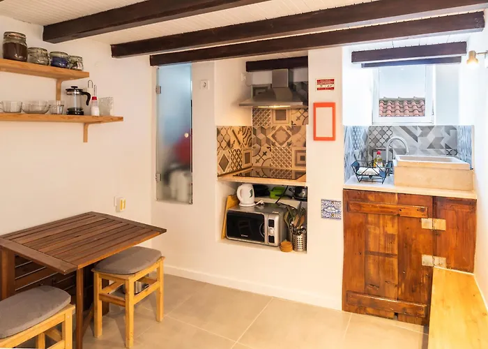 Delightful & Quirky With River Views